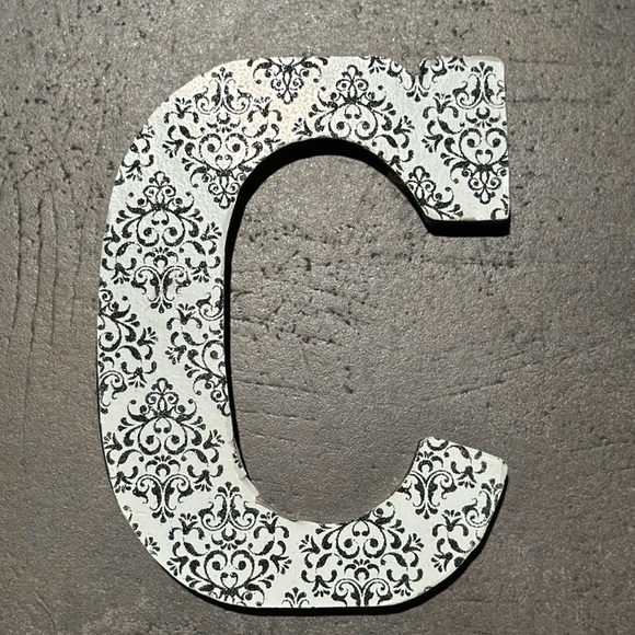 C letter hanging wall decor shelf decor initial display dorm bedroom family room - Picture 1 of 7